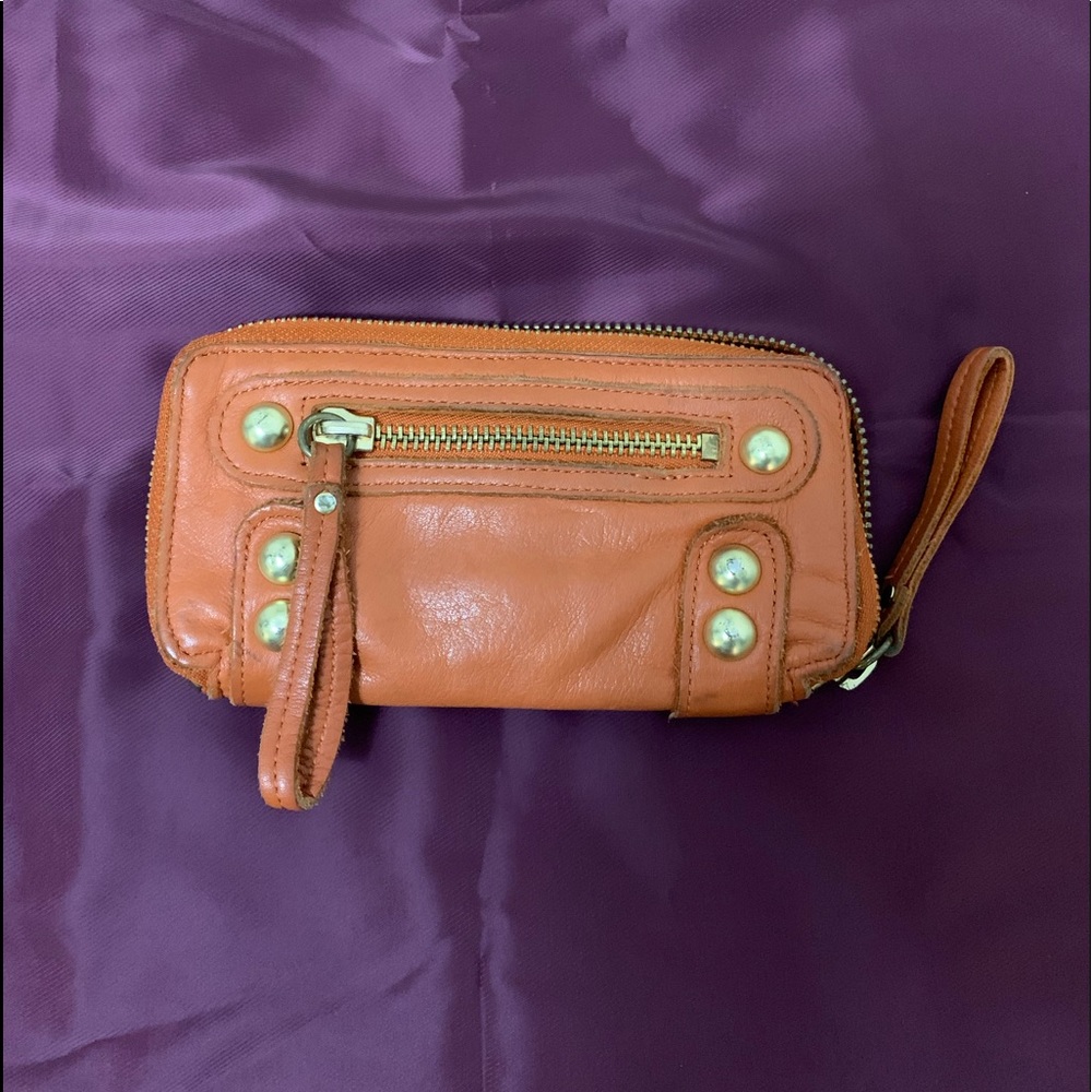 Present Linea Pelle Wristlet